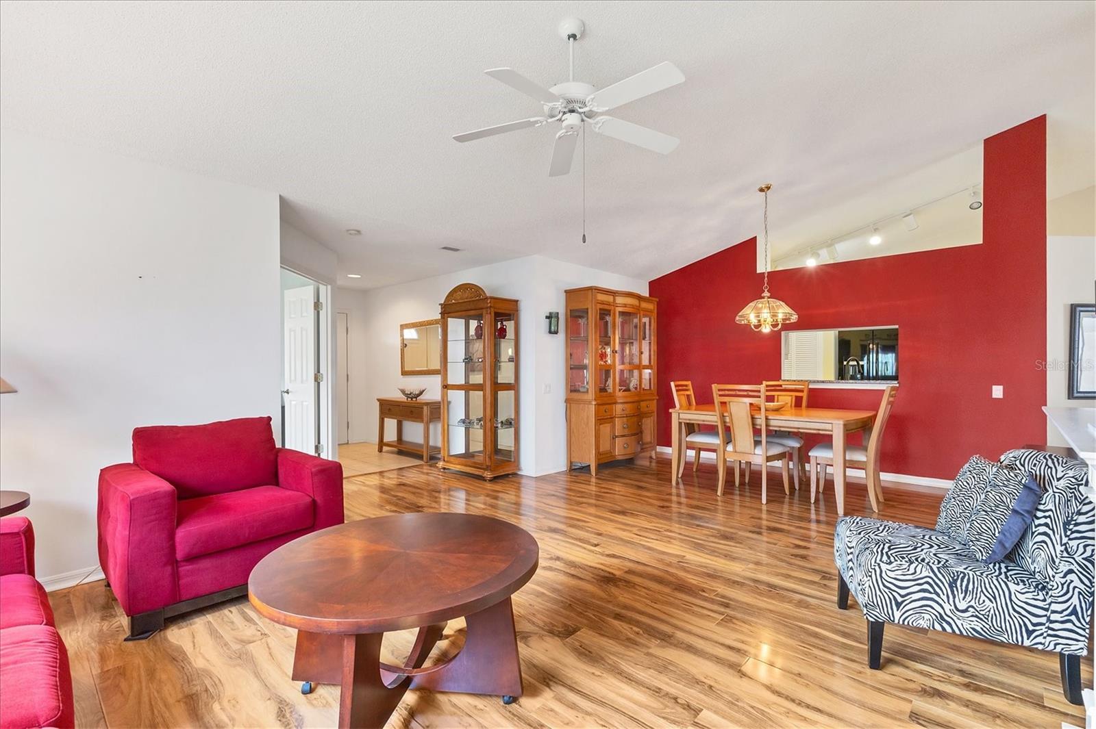 CRESTWOOD VILLAGE OF SARA 4 & 5 - Residential