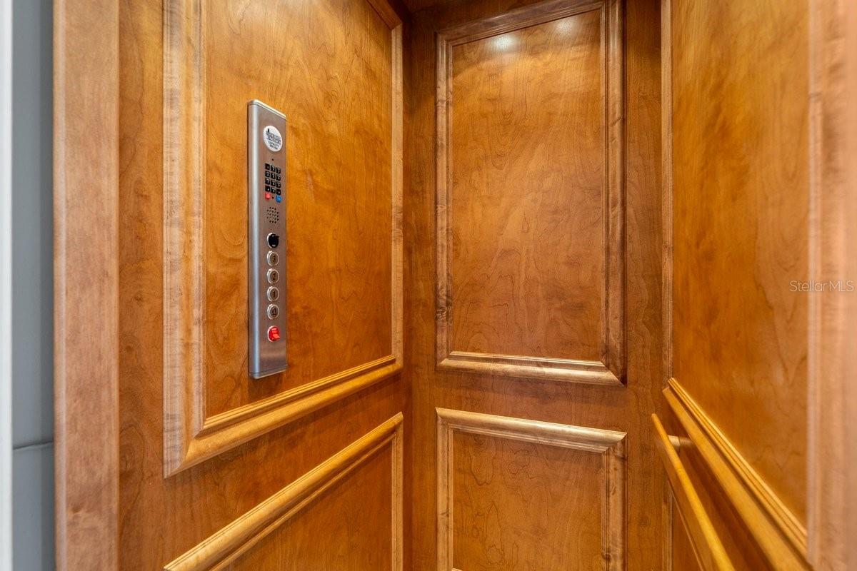 ARMAND BEACH ESTATES - Residential