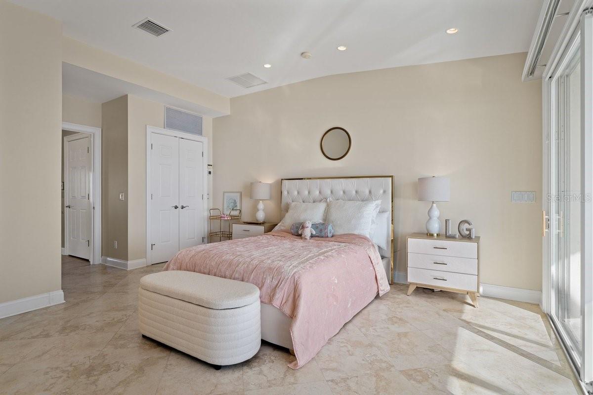 ARMAND BEACH ESTATES - Residential