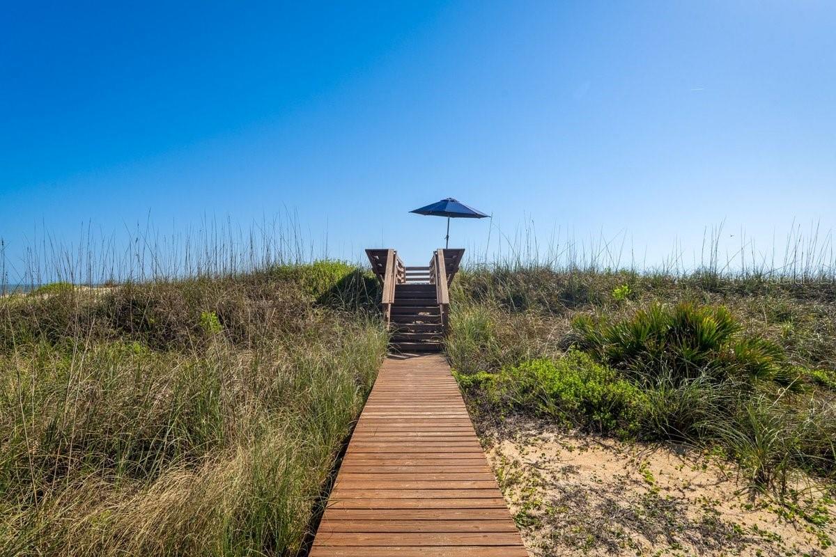 ARMAND BEACH ESTATES - Residential