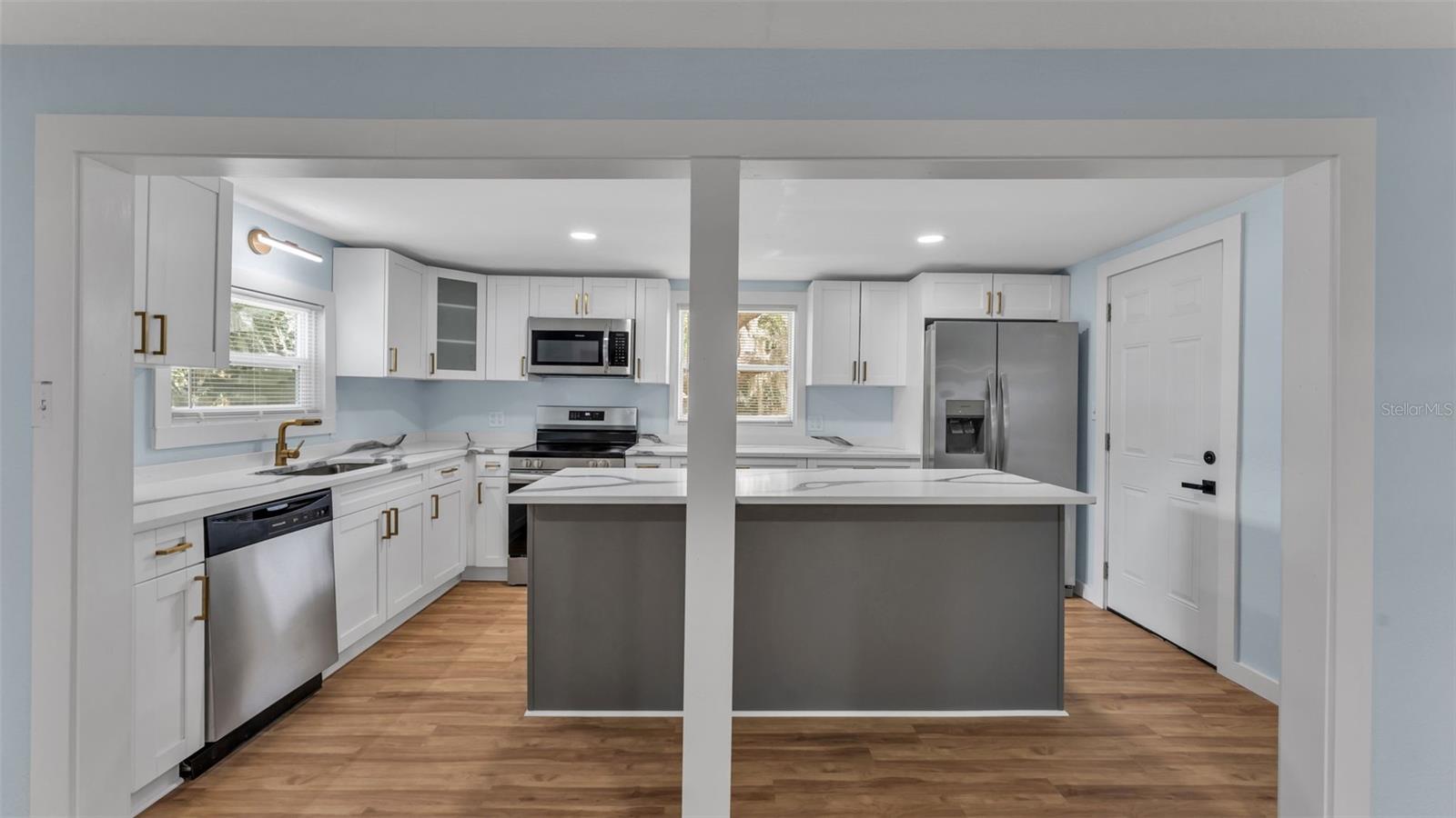 AVON VILLA SUB - Residential