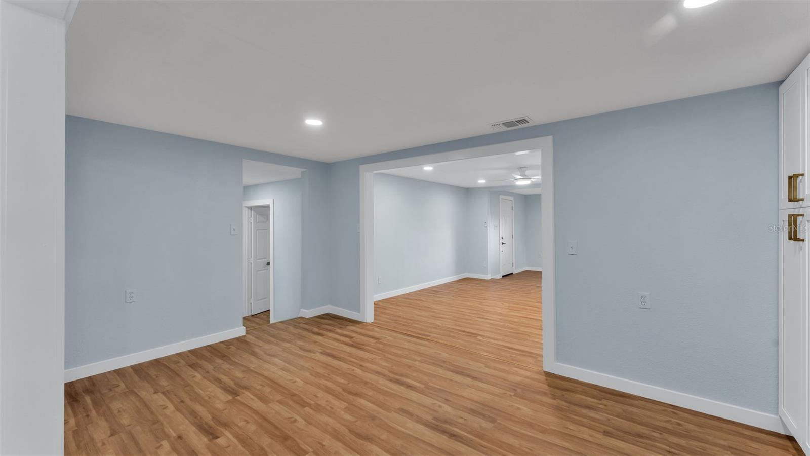 AVON VILLA SUB - Residential