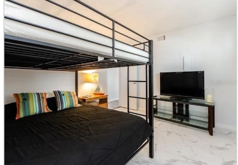 LANDMARK TOWERS - Residential