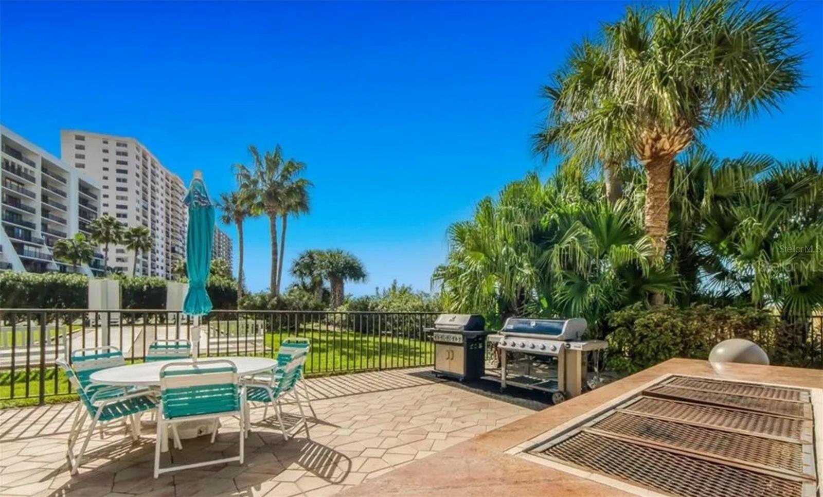 LANDMARK TOWERS - Residential