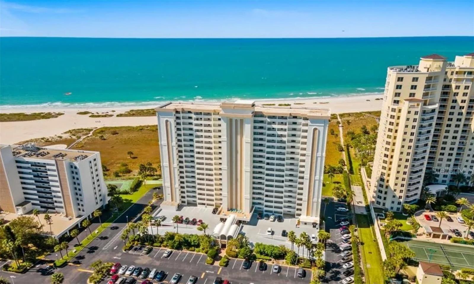 LANDMARK TOWERS - Residential