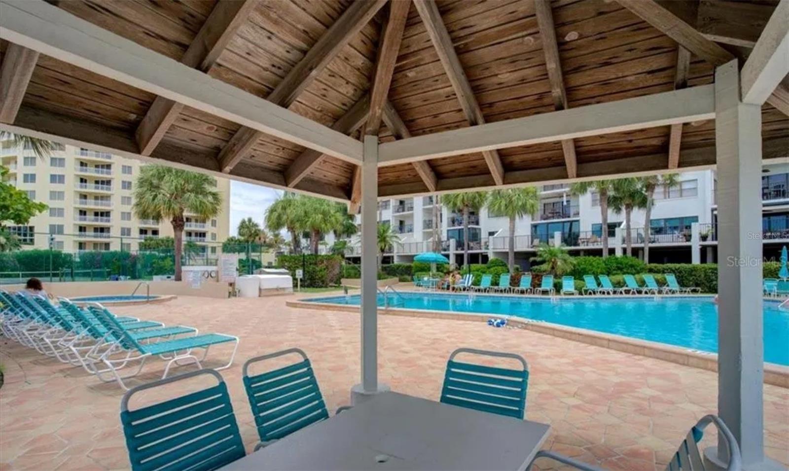 LANDMARK TOWERS - Residential