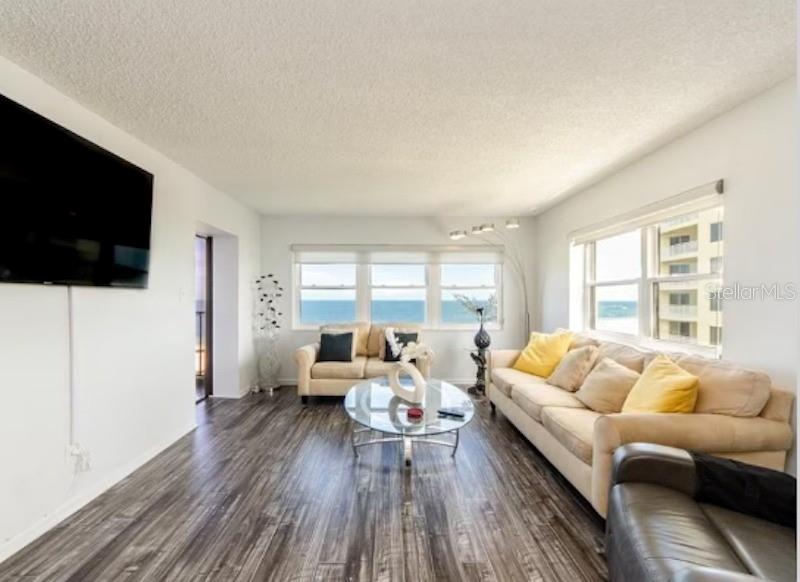 LANDMARK TOWERS - Residential