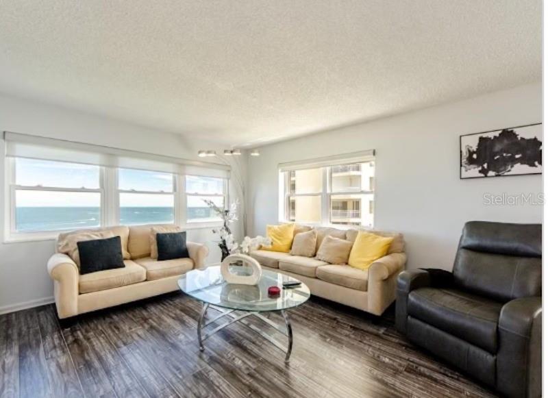 LANDMARK TOWERS - Residential