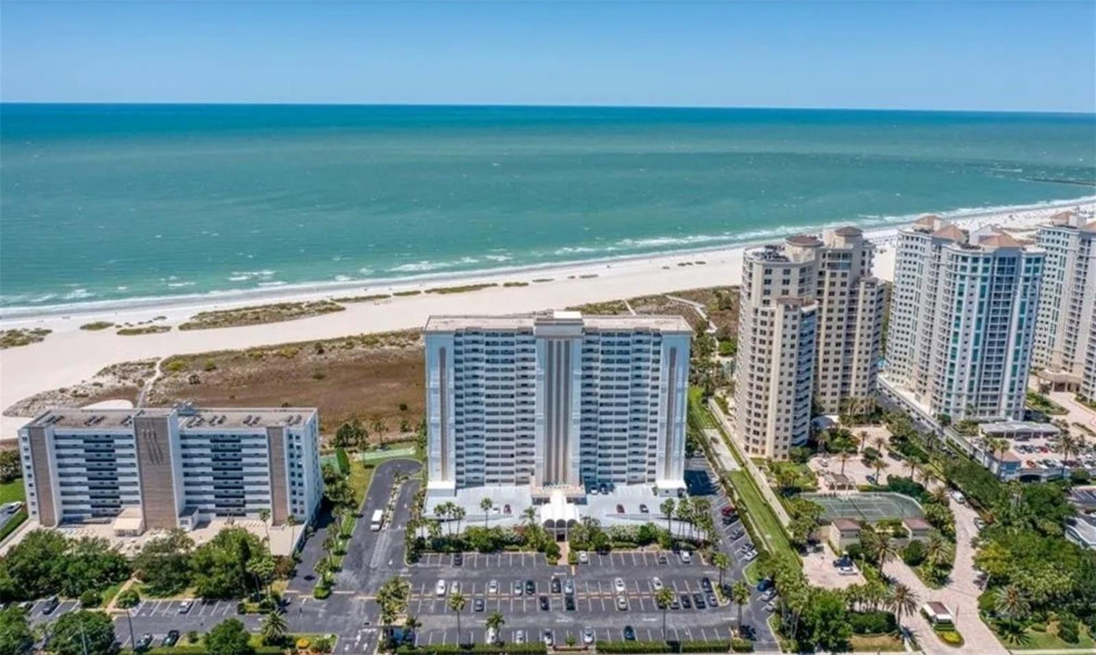 LANDMARK TOWERS - Residential