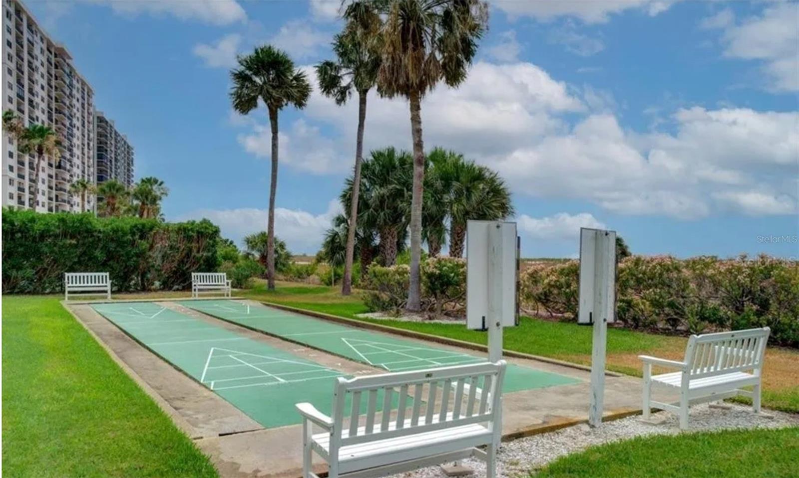 LANDMARK TOWERS - Residential