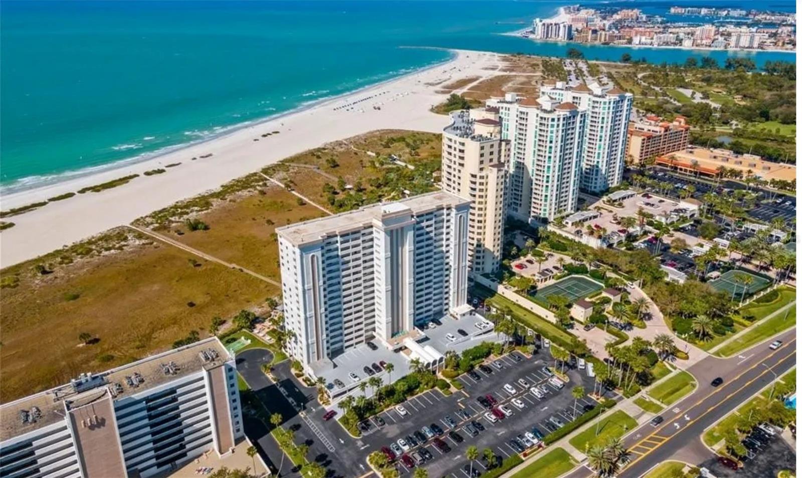 LANDMARK TOWERS - Residential