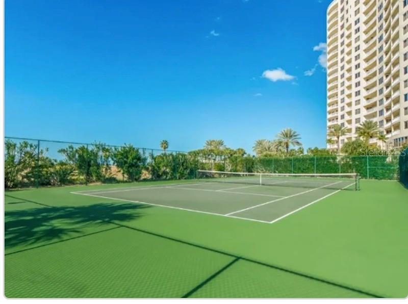 LANDMARK TOWERS - Residential