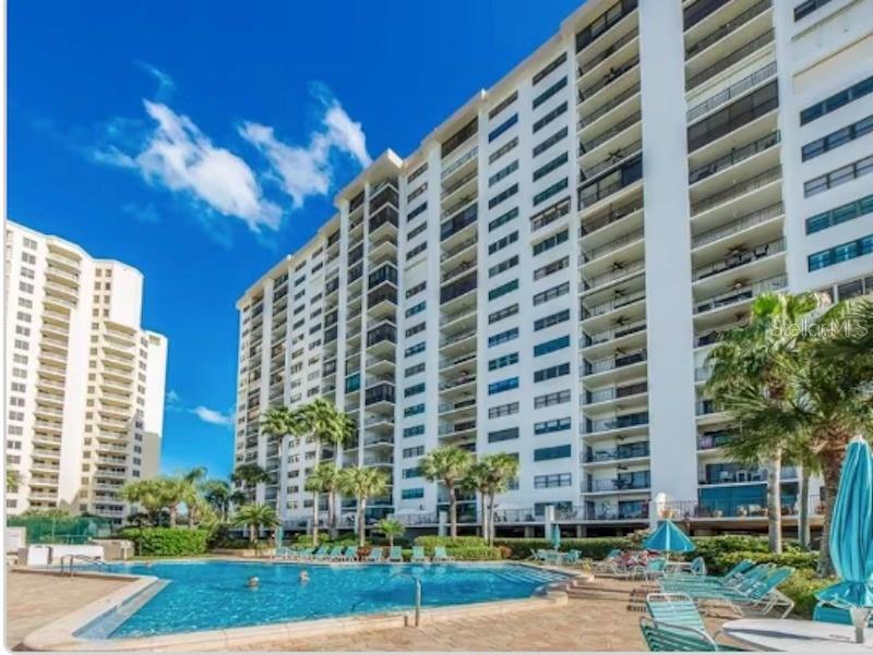 LANDMARK TOWERS - Residential