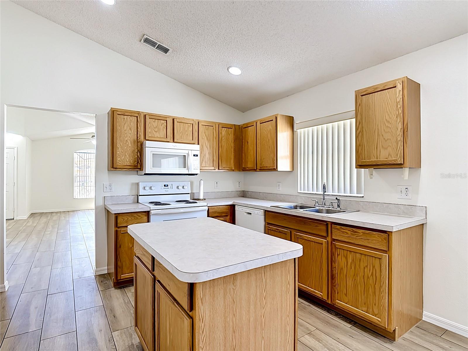 LEGACY PARK PH 03 - Residential