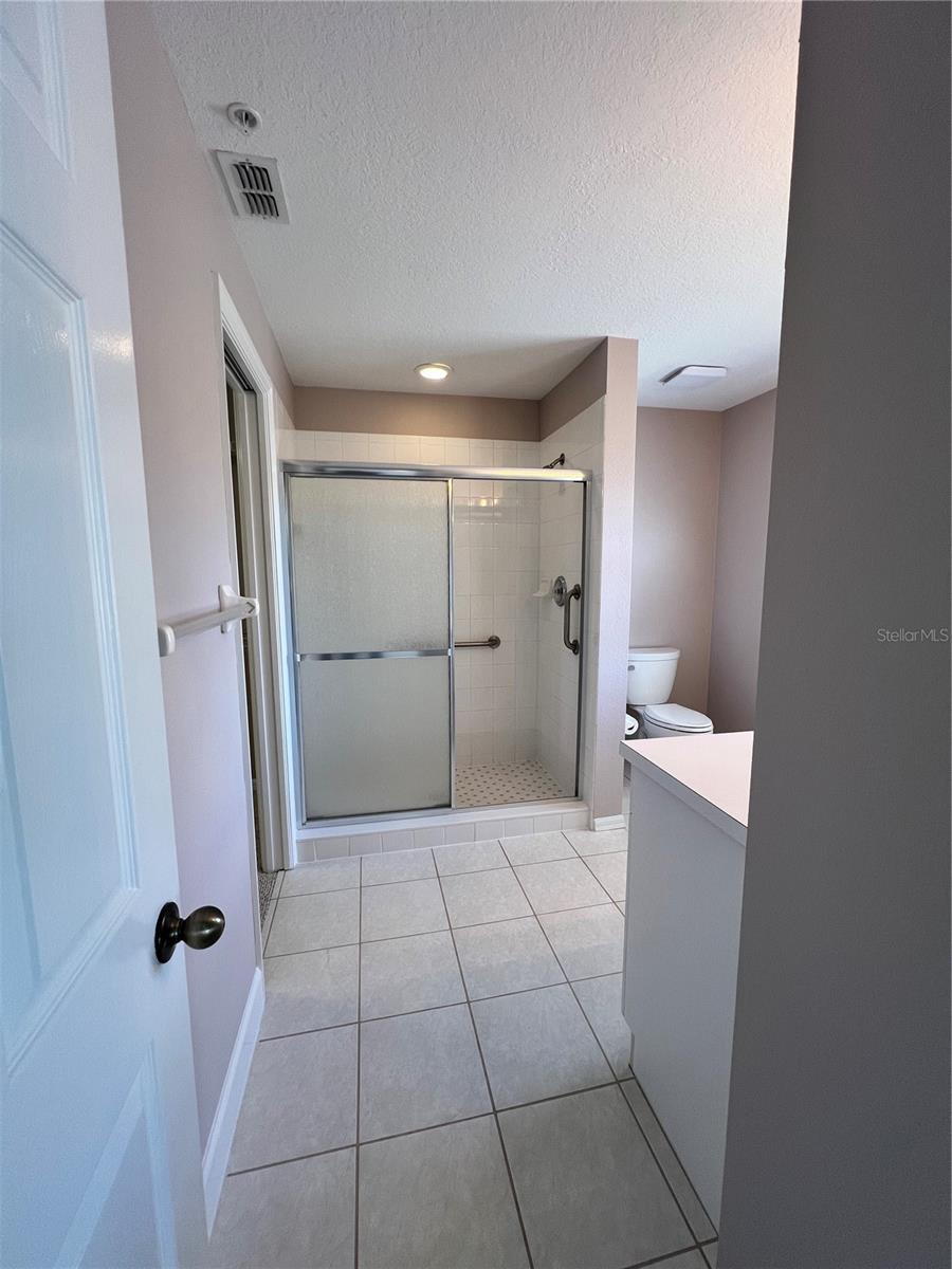 PINESTONE AT PALMER RANCH - Residential Lease