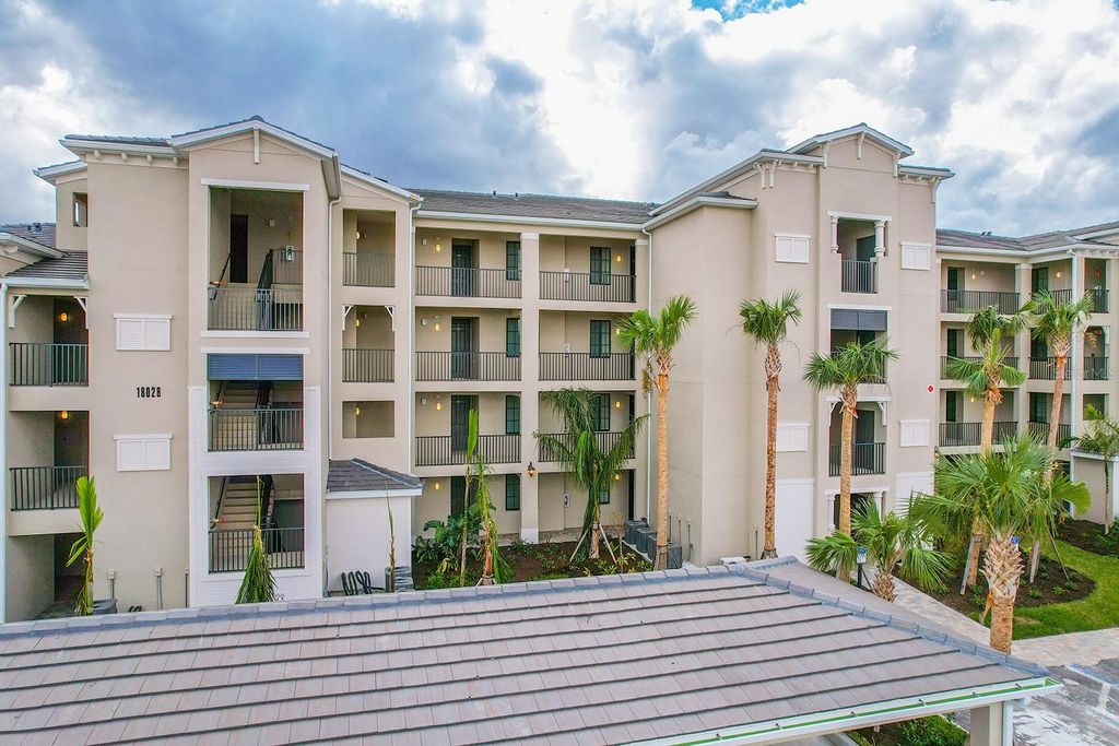 Photo of 18028 Gawthrop Drive #304, Bradenton, FL 34211 (MLS # A4680652)