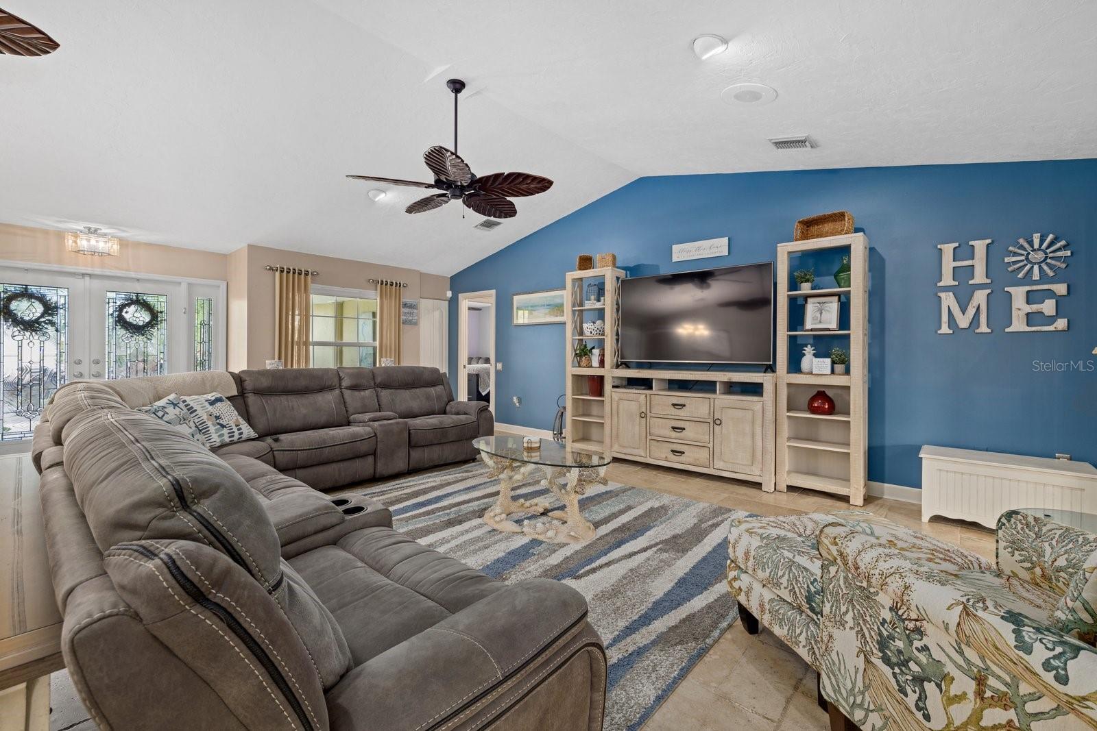 PLANTATION THE - Residential Lease