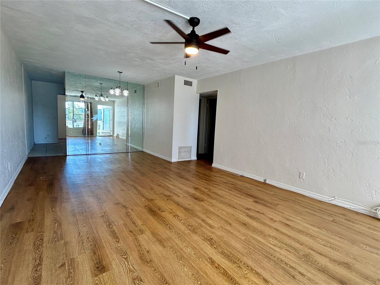 2454 AUSTRALIA WAY E 38