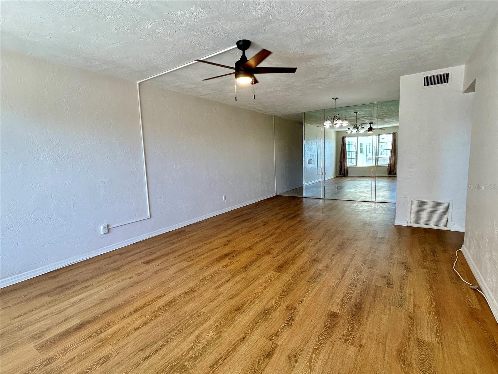2454 AUSTRALIA WAY E 38
