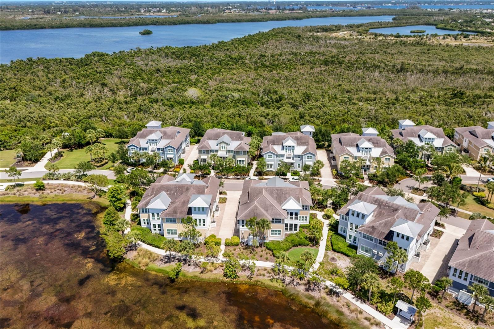 MANGROVE WALK ON HARBOUR ISLE PH 21 - Residential