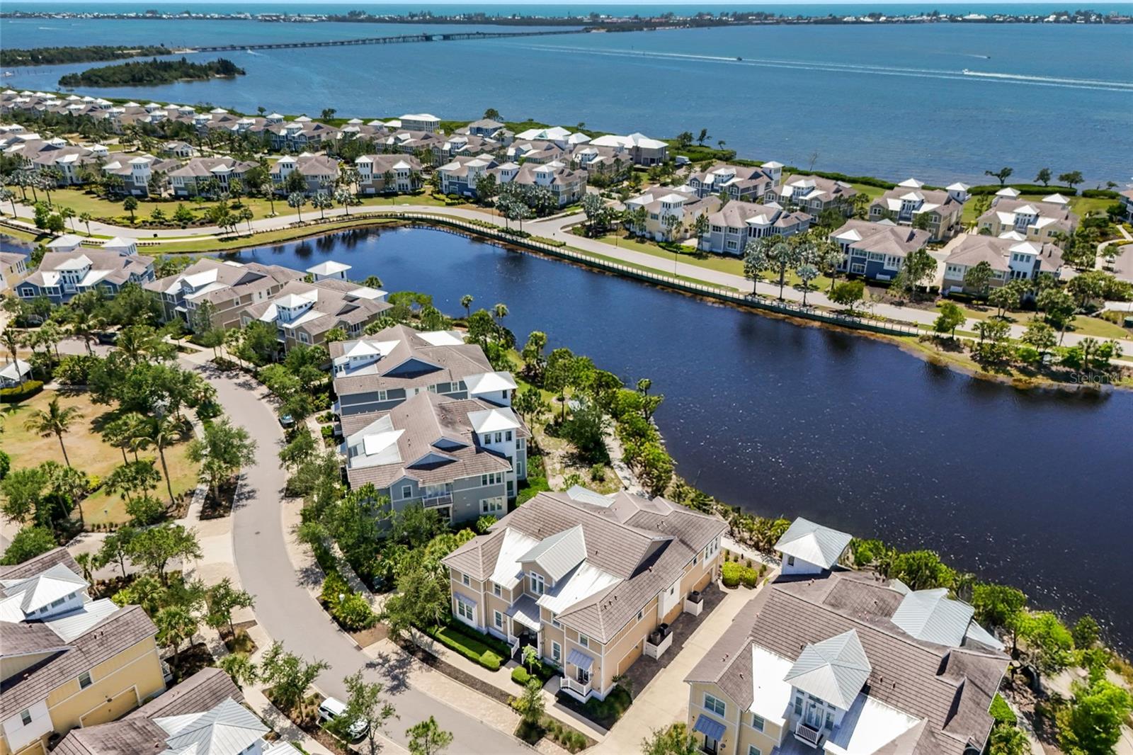 MANGROVE WALK ON HARBOUR ISLE PH 21 - Residential