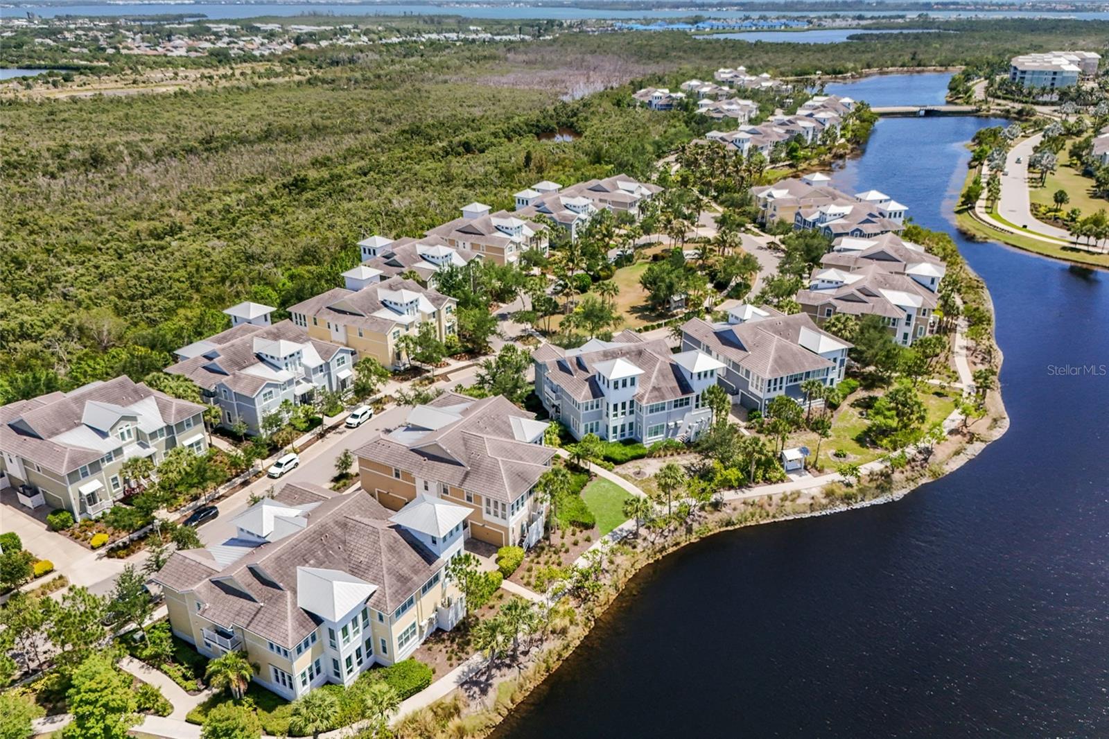 MANGROVE WALK ON HARBOUR ISLE PH 21 - Residential