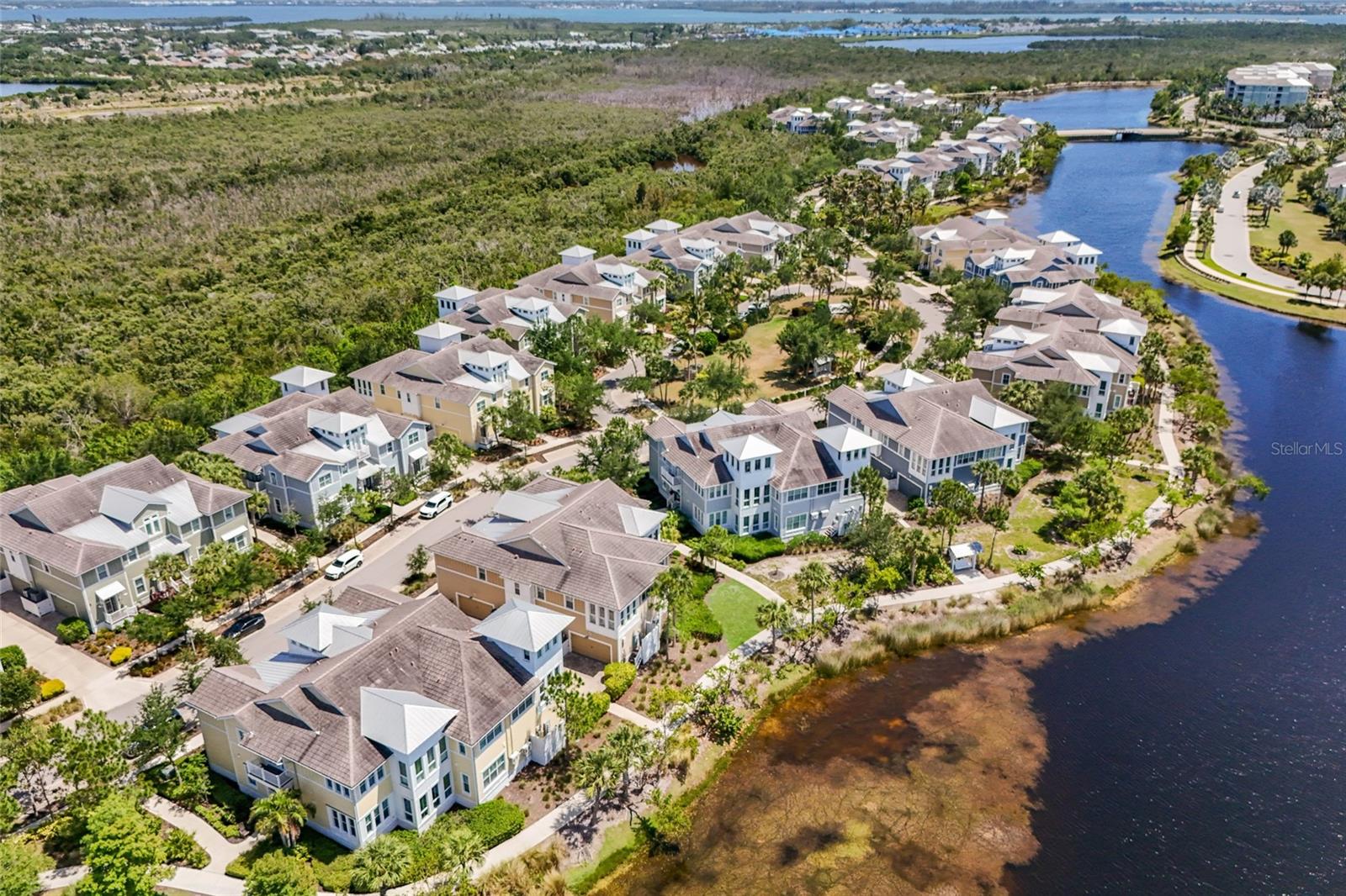 MANGROVE WALK ON HARBOUR ISLE PH 21 - Residential