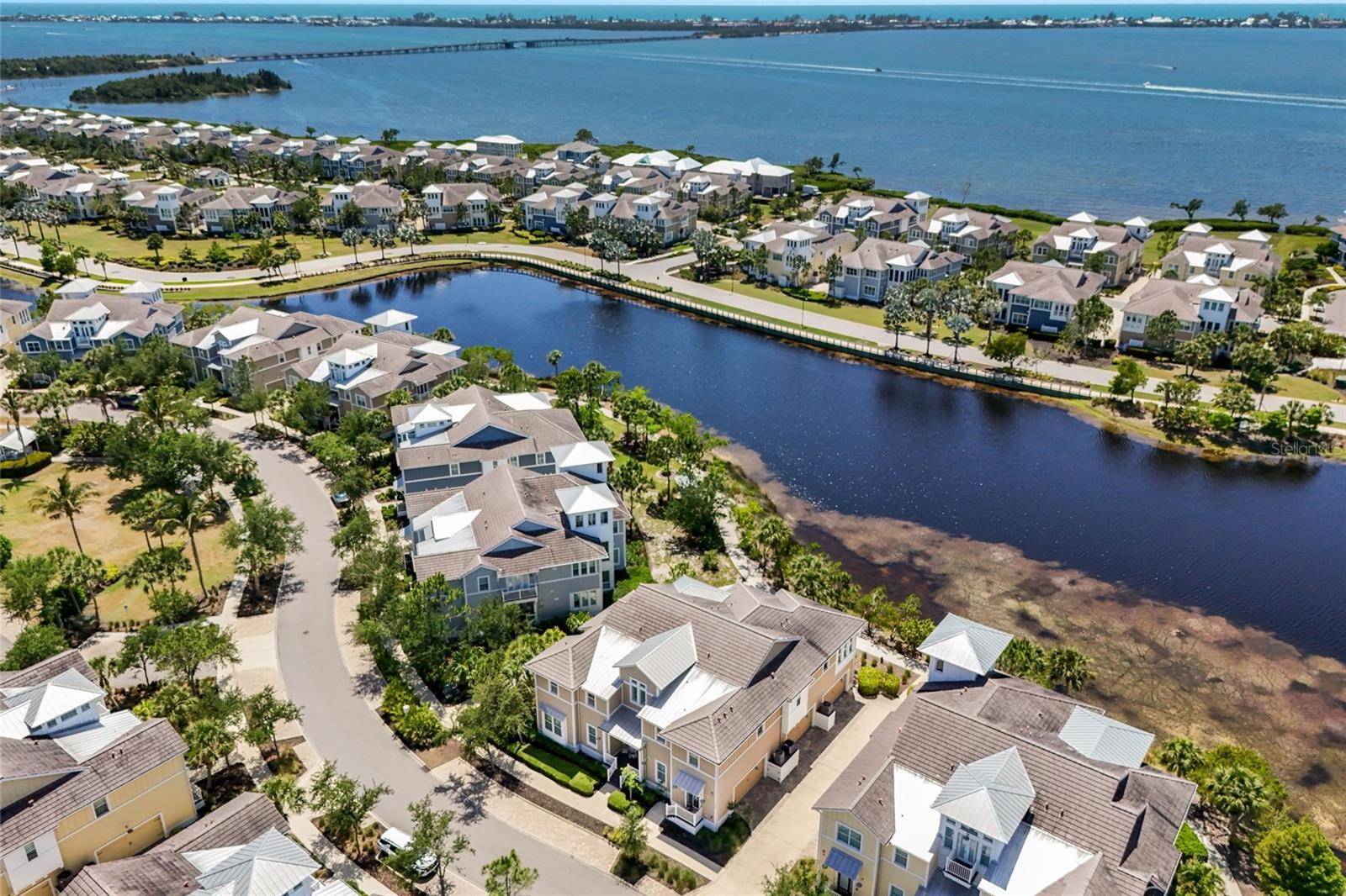 MANGROVE WALK ON HARBOUR ISLE PH 21 - Residential