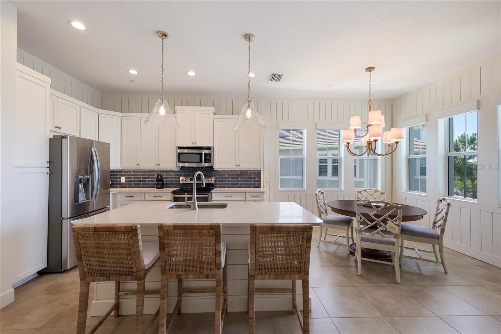 MANGROVE WALK ON HARBOUR ISLE PH 21 - Residential