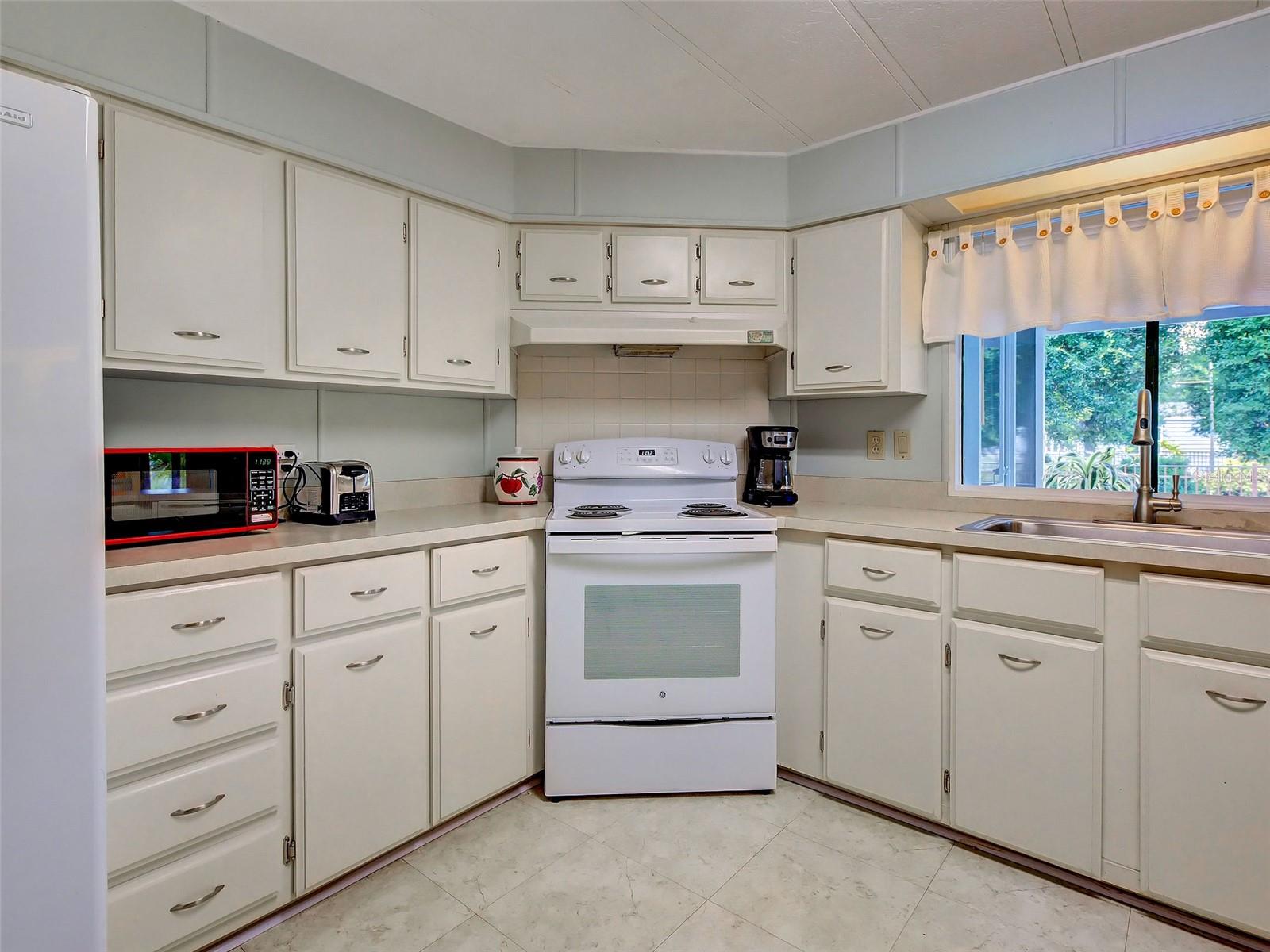 SANDALHAVEN ESTATES - Residential