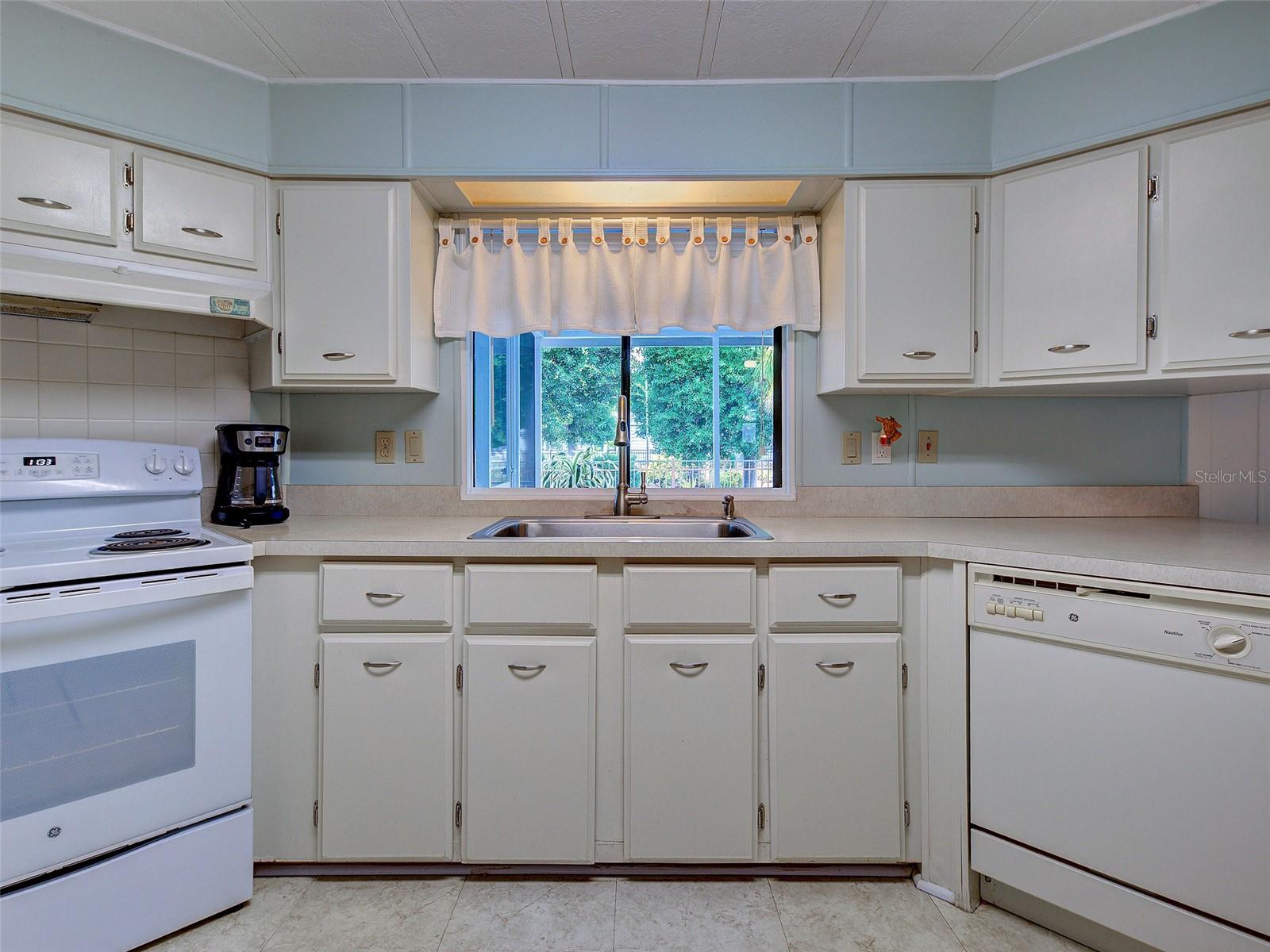 SANDALHAVEN ESTATES - Residential