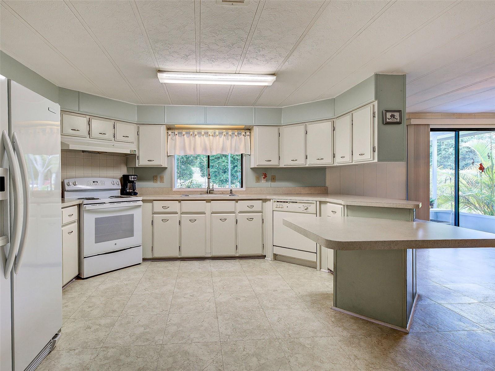 SANDALHAVEN ESTATES - Residential