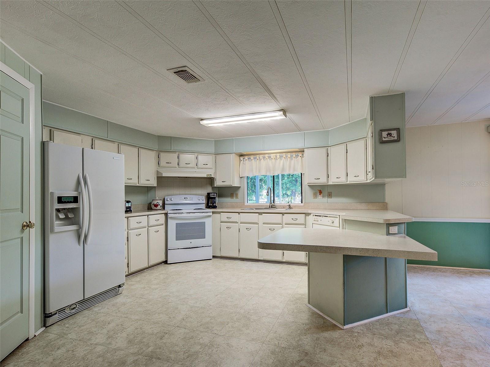 SANDALHAVEN ESTATES - Residential