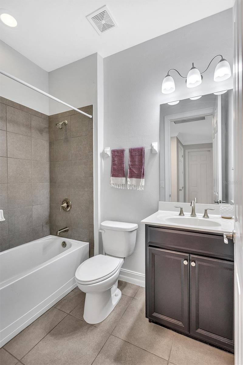 TOSCANA ISLES UN 1 - Residential