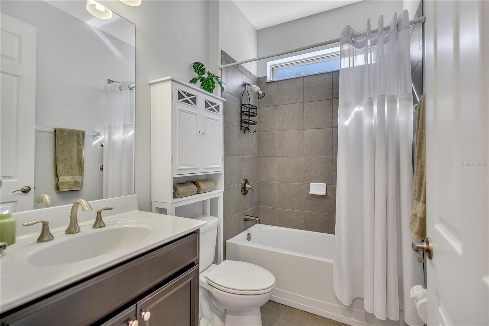 TOSCANA ISLES UN 1 - Residential