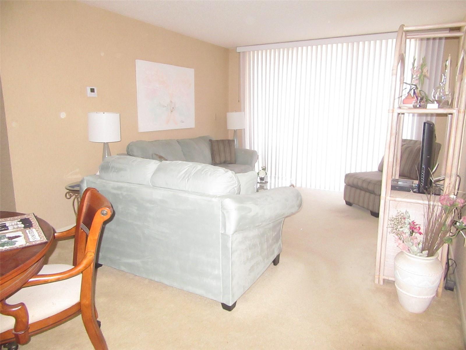 PROMENADES WEST - Residential Lease