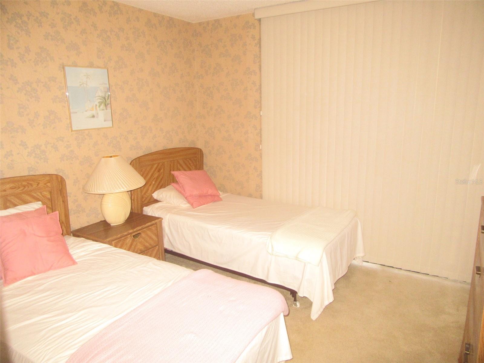 PROMENADES WEST - Residential Lease