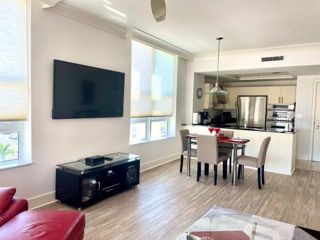 1350 MAIN STREET 909