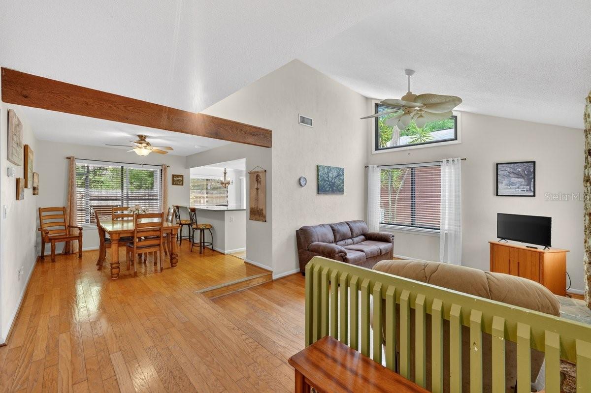 302 GATEWOOD COURT