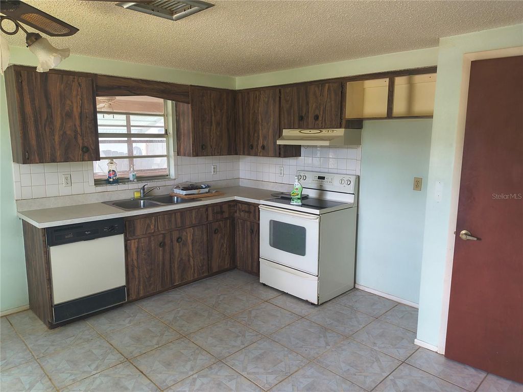 Photo of 810 Texas Street, Englewood, FL 34223 (MLS # N6136377)