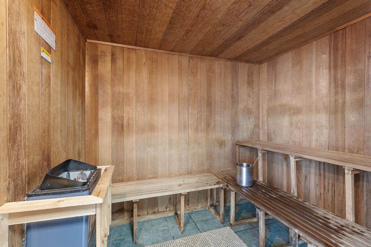 DAYTONA BEACH RESORT & CONF CENTER - Residential