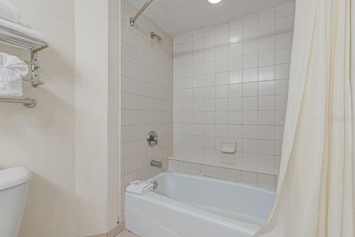 DAYTONA BEACH RESORT & CONF CENTER - Residential