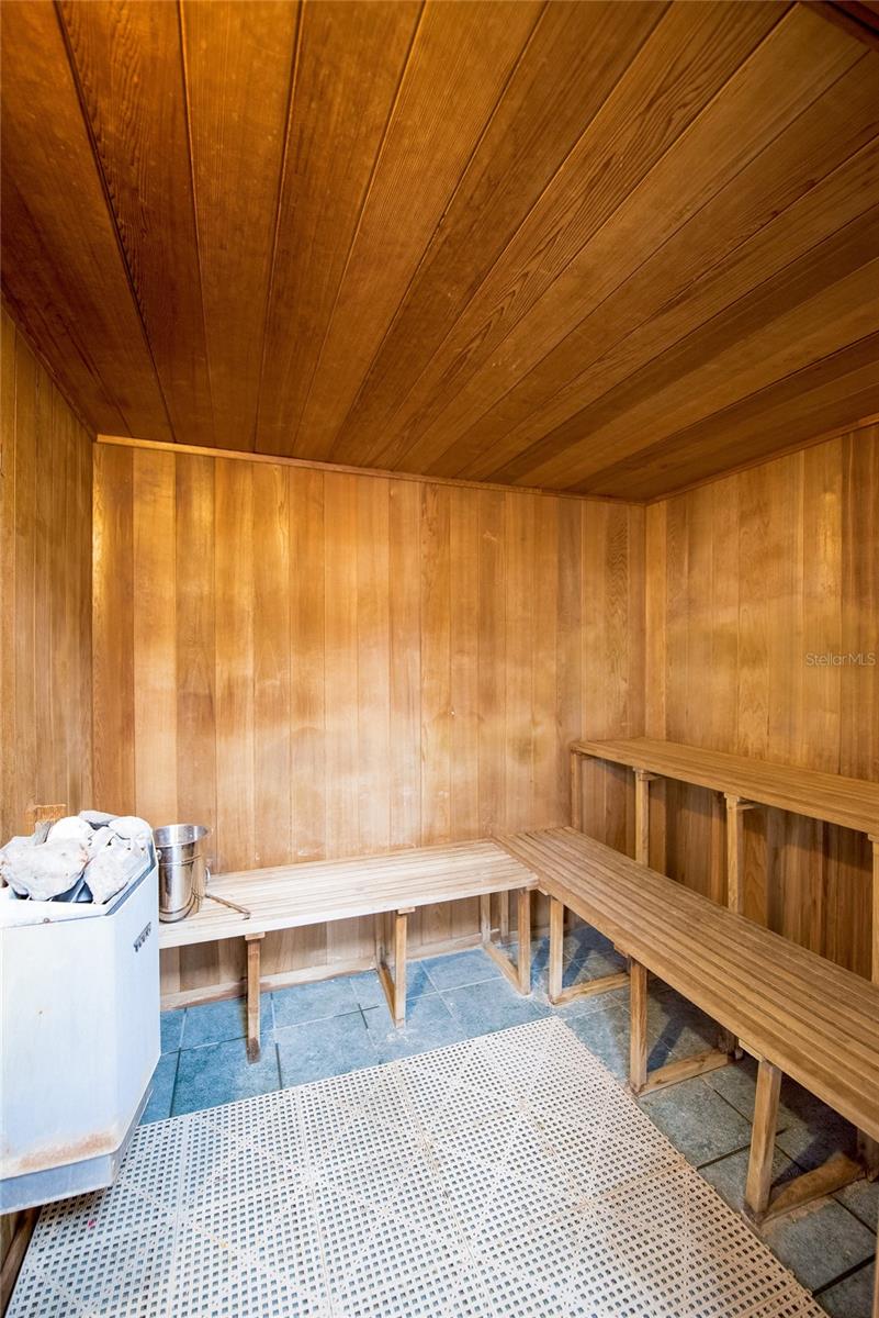 DAYTONA BEACH RESORT & CONF CENTER - Residential