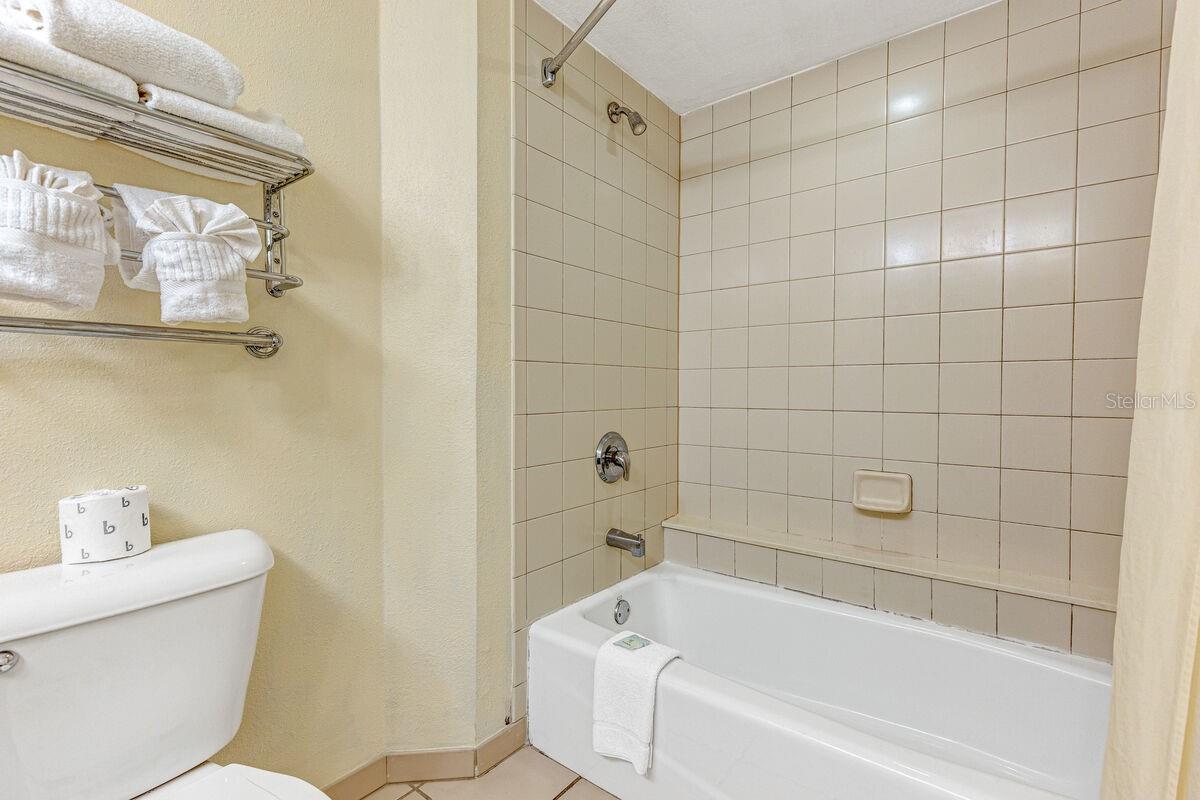 DAYTONA BEACH RESORT & CONF CENTER - Residential