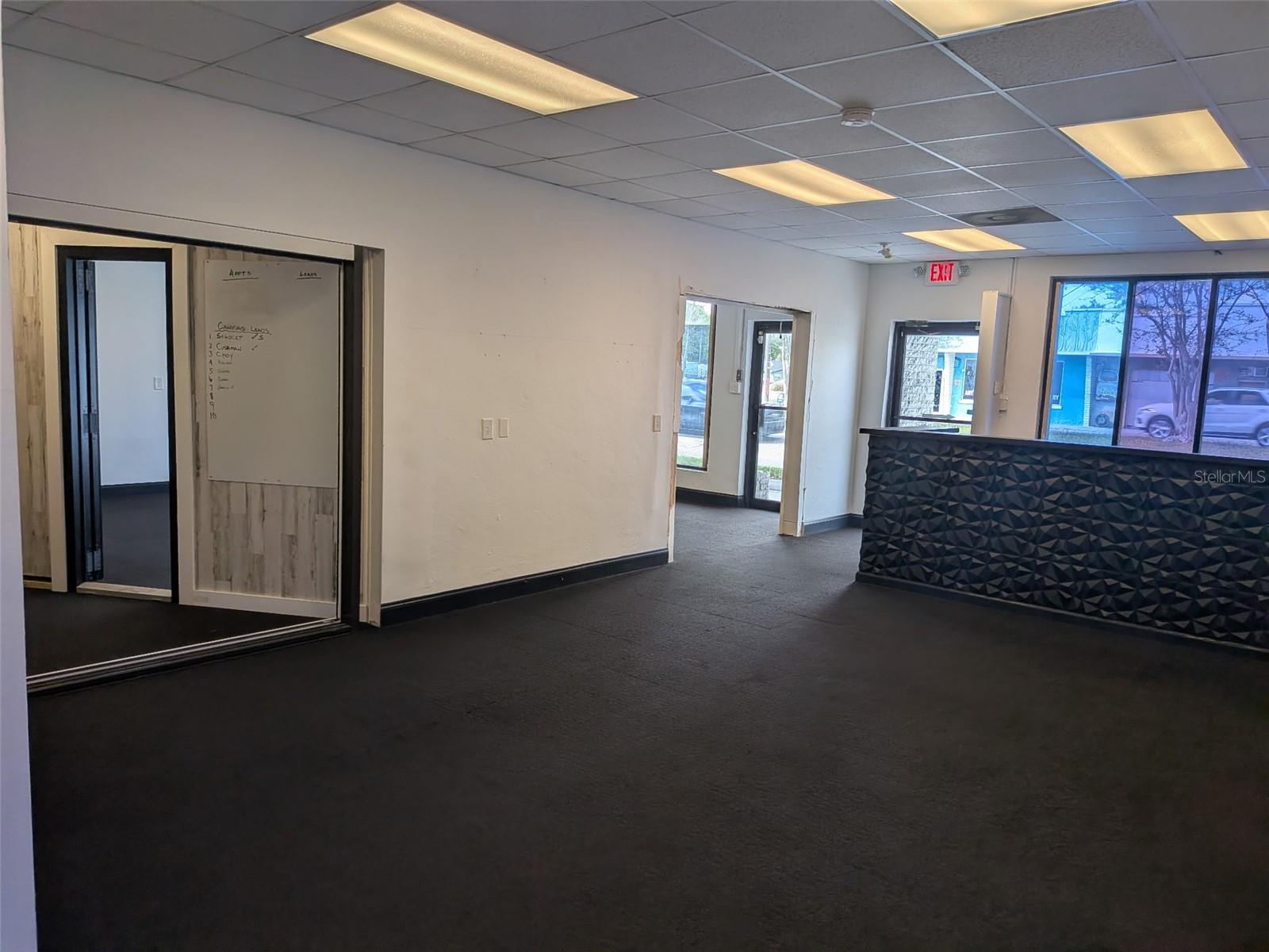 PINELLAS PARK - Commercial Lease