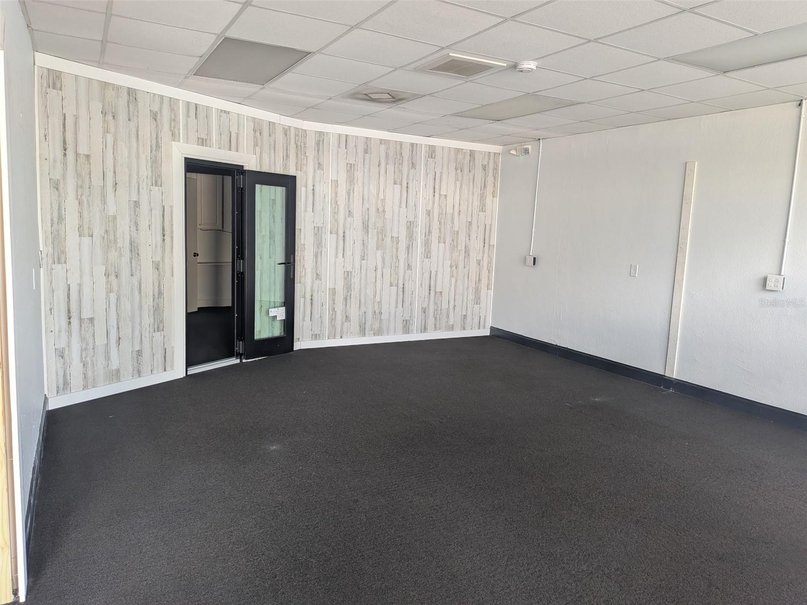 PINELLAS PARK - Commercial Lease