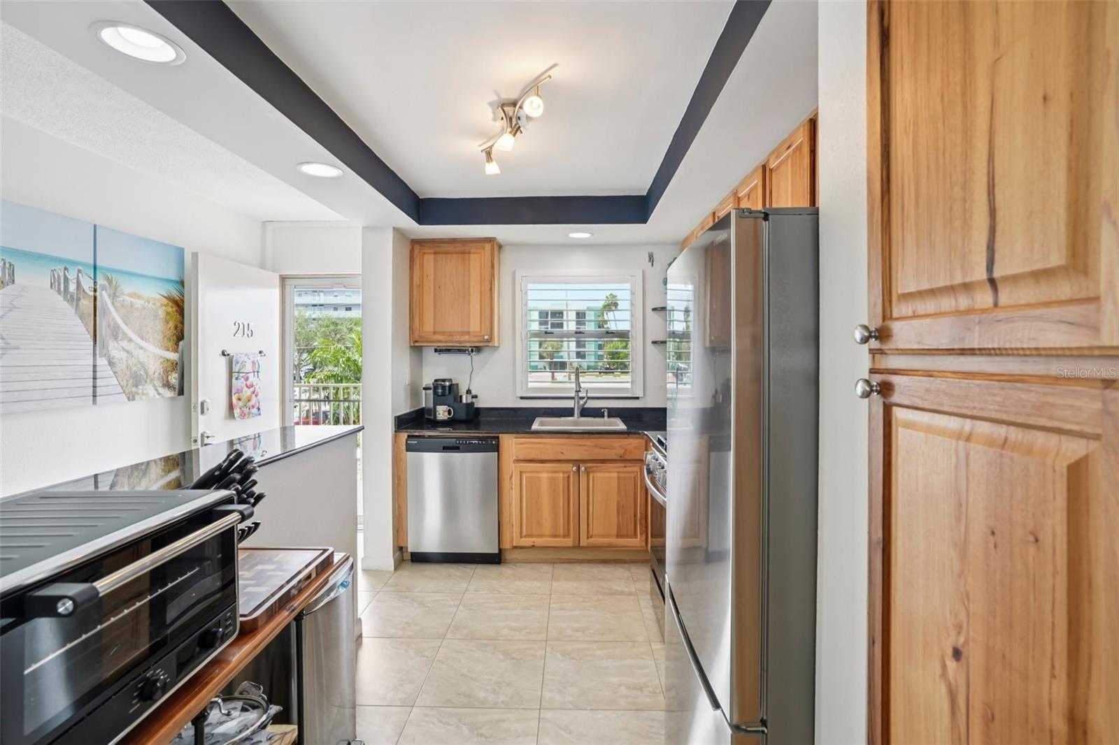 SHORE CREST BLDG - Residential