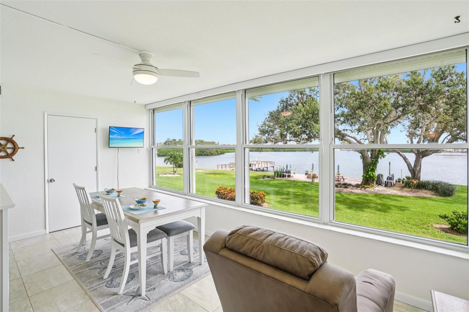 SHORE CREST BLDG - Residential