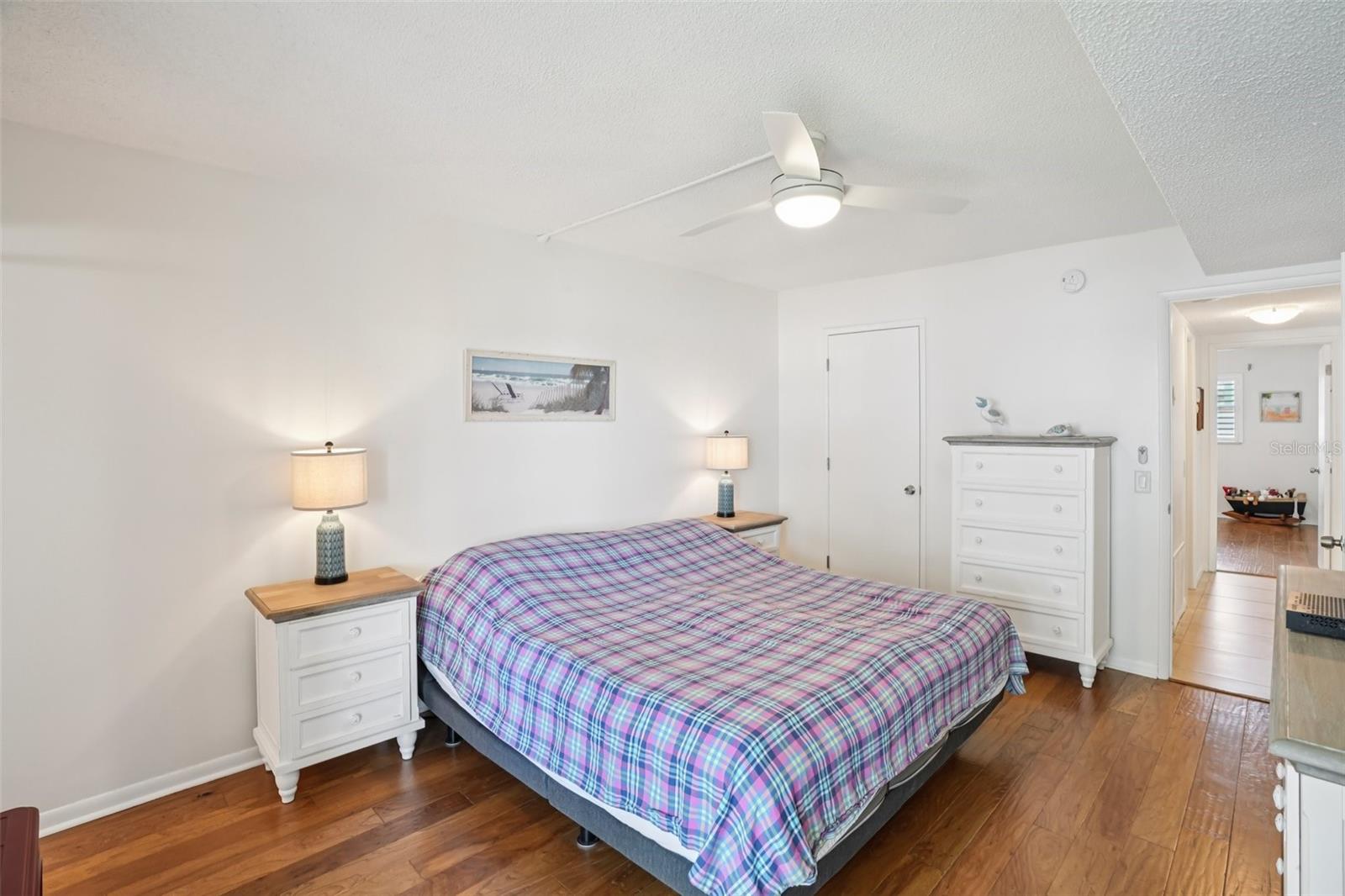 SHORE CREST BLDG - Residential