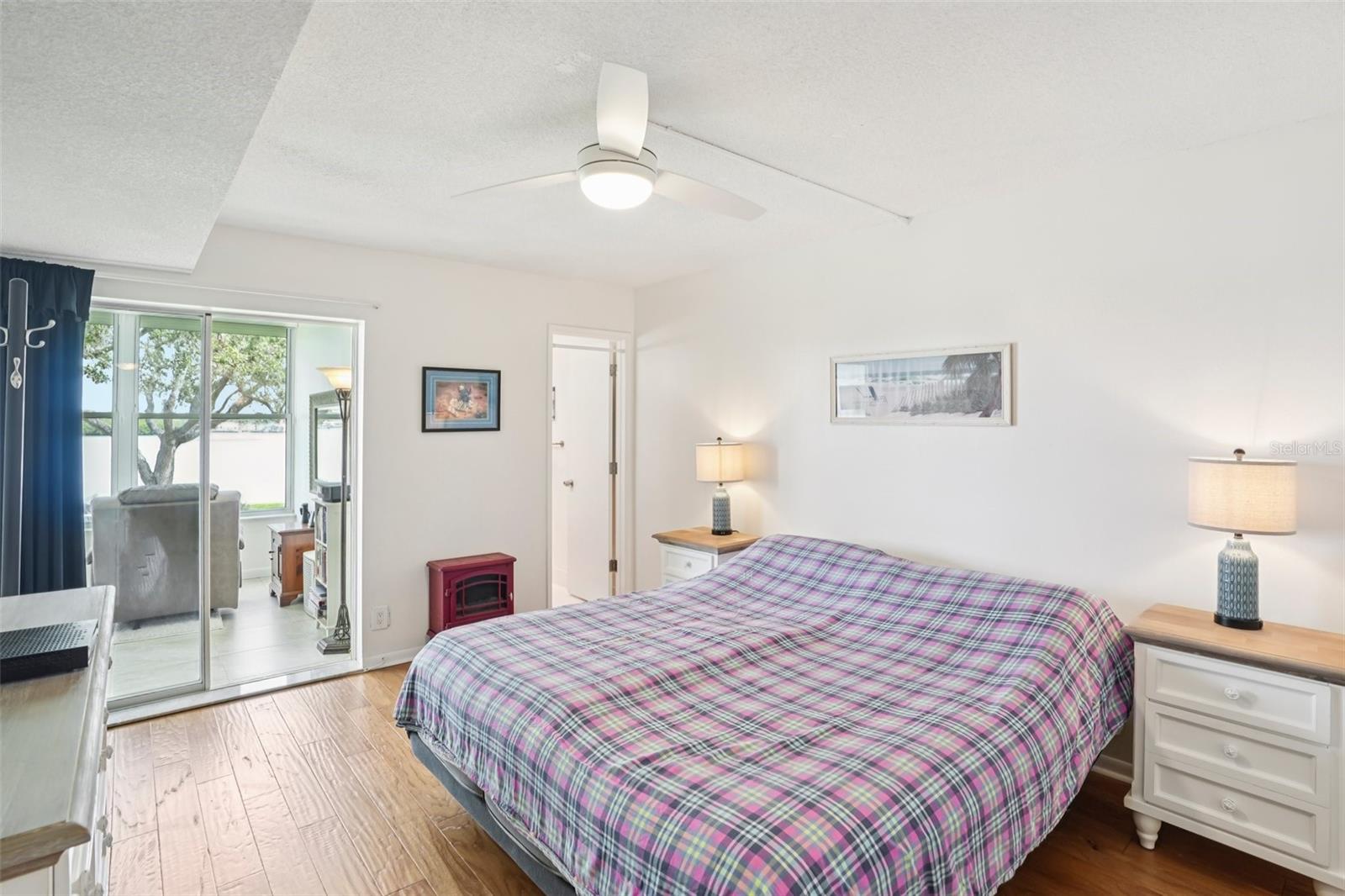 SHORE CREST BLDG - Residential